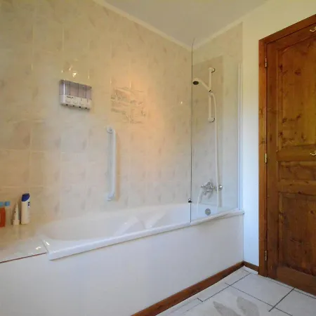 Ferienhaus Spacious House With Beautiful Terrace Insemont